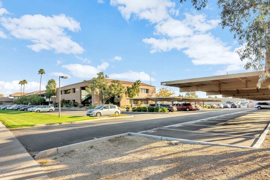 More Photos Of 15600-15650 N Black Canyon Hwy, Phoenix Office For Lease
