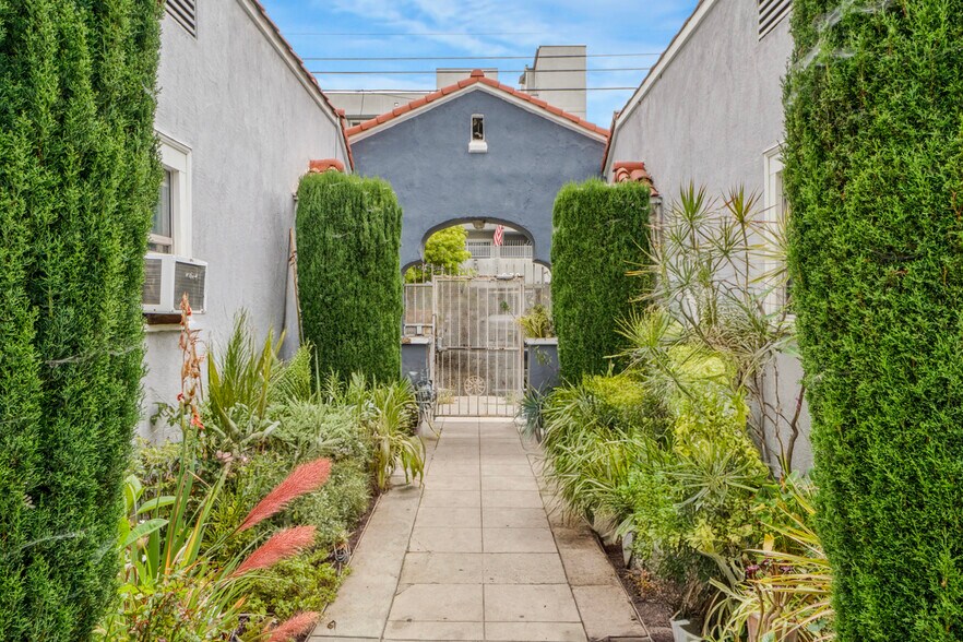 More Photos Of 975 S Ardmore Ave, Los Angeles Apartments For Sale