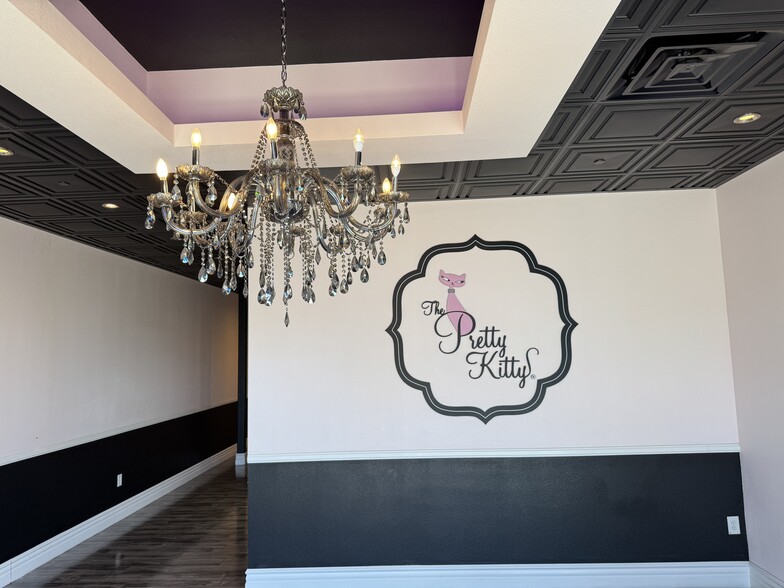 More Photos Of 6446 N Durango Dr, Las Vegas Freestanding For Lease