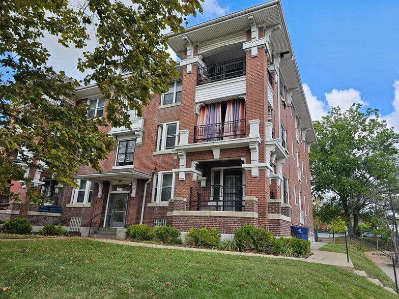 More Photos Of 5335 Delmar Blvd, Saint Louis Apartments For Sale
