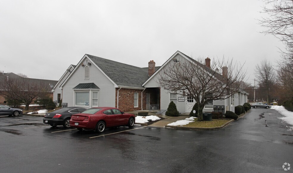 More Photos Of 32645 Main Rd, Cutchogue Office For Lease