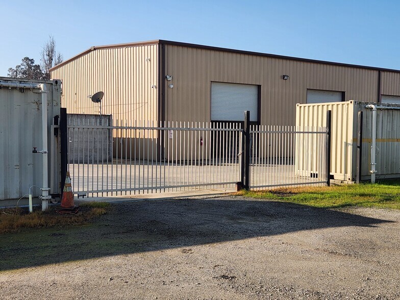 More Photos Of 2920 Industrial Ct, Fairfield Warehouse For Lease