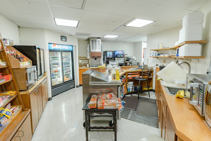 More Photos Of 4500 S Garnett Rd, Tulsa Office For Lease