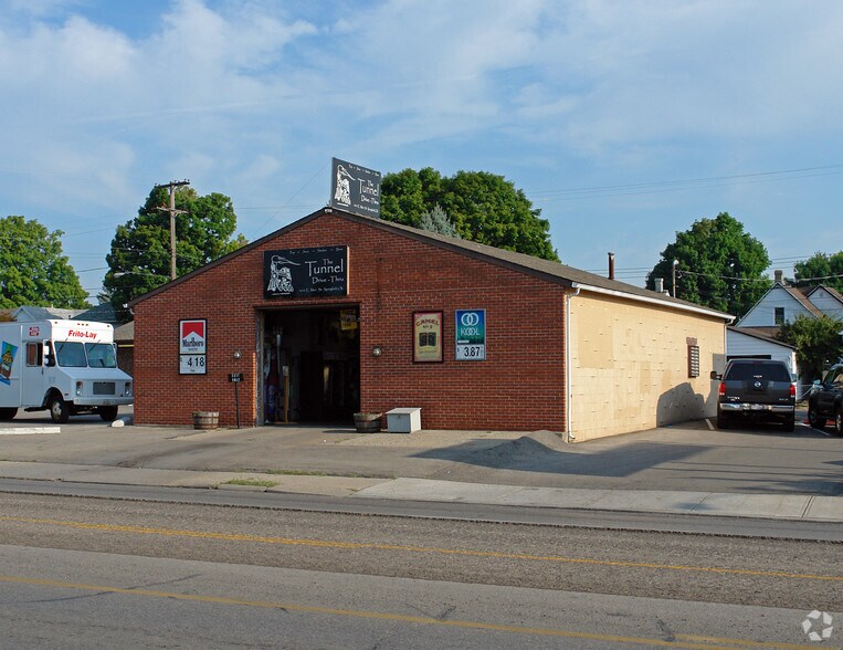 Primary Photo Of 1810 E Main St, Springfield Convenience Store For Sale
