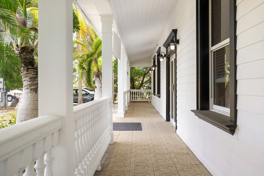 More Photos Of 102920 Overseas Hwy, Key Largo Office Residential For Sale