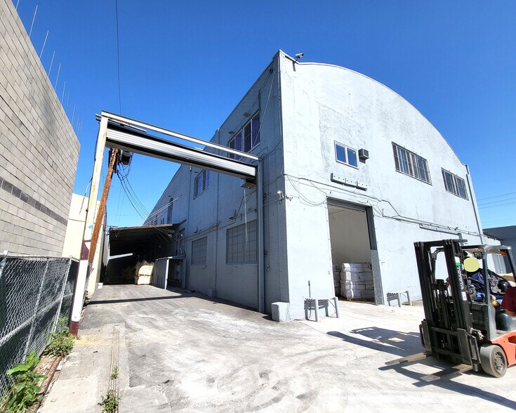 More Photos Of 1518 Paloma St, Los Angeles Warehouse For Sale