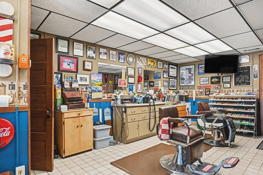 More Photos Of 253 W Monroe St, Bangor General Retail For Sale