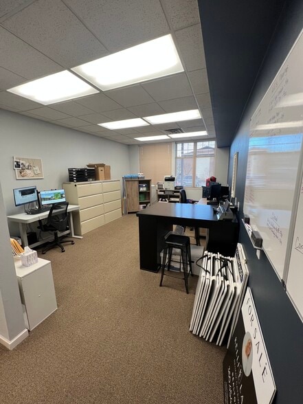 More Photos Of 819 Commercial Ave, Anacortes Office For Sale
