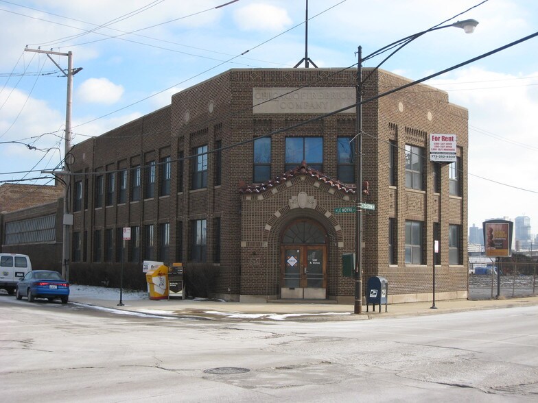 More Photos Of 1467 N Elston Ave, Chicago Loft Creative Space For Lease
