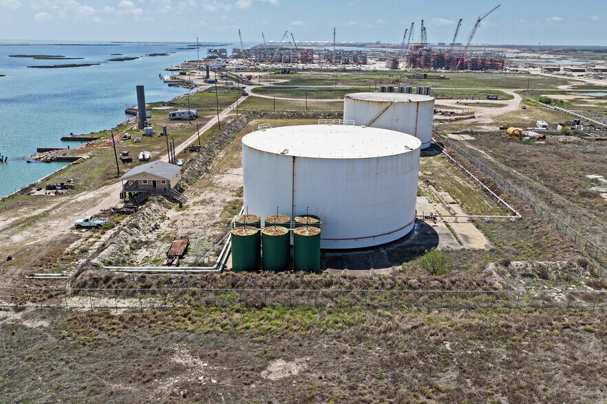 More Photos Of 854 Cr 4692, Aransas Pass Chemical Oil Refinery For Sale