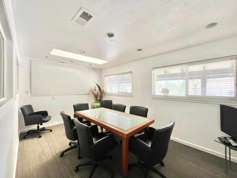 More Photos Of 4901 Marconi Ave, Carmichael Office For Sale