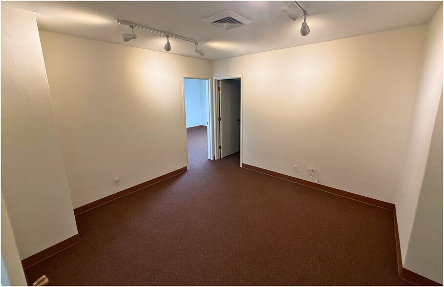More Photos Of 7817 Herschel Ave, La Jolla Medical For Lease