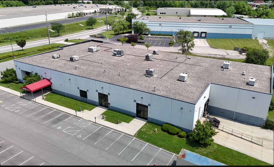 More Photos Of 6270 Este Ave, Cincinnati Showroom For Sale