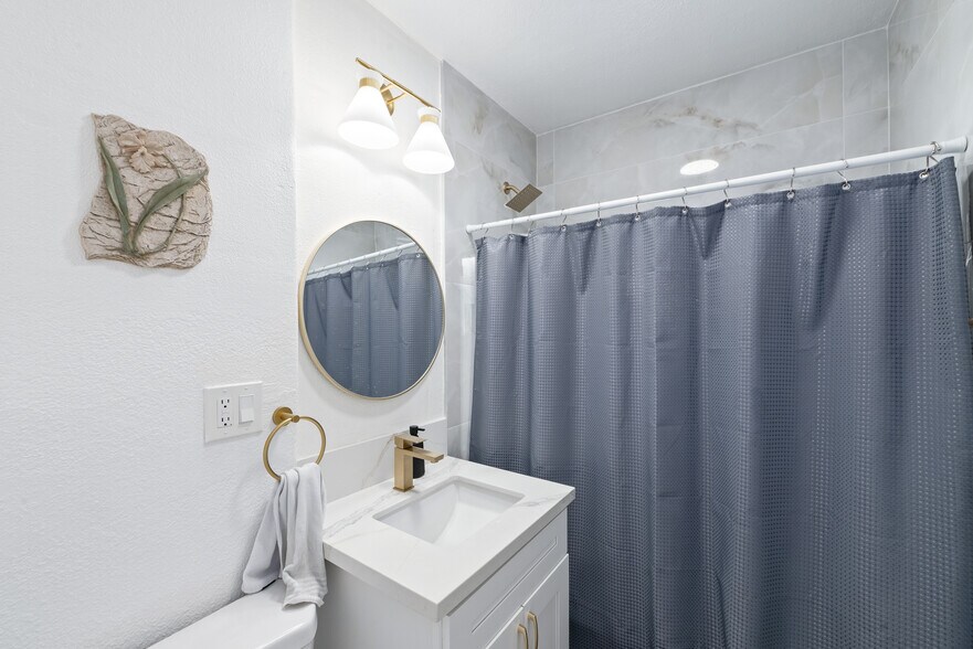 More Photos Of 5738 Meade Ave, San Diego Apartments For Sale