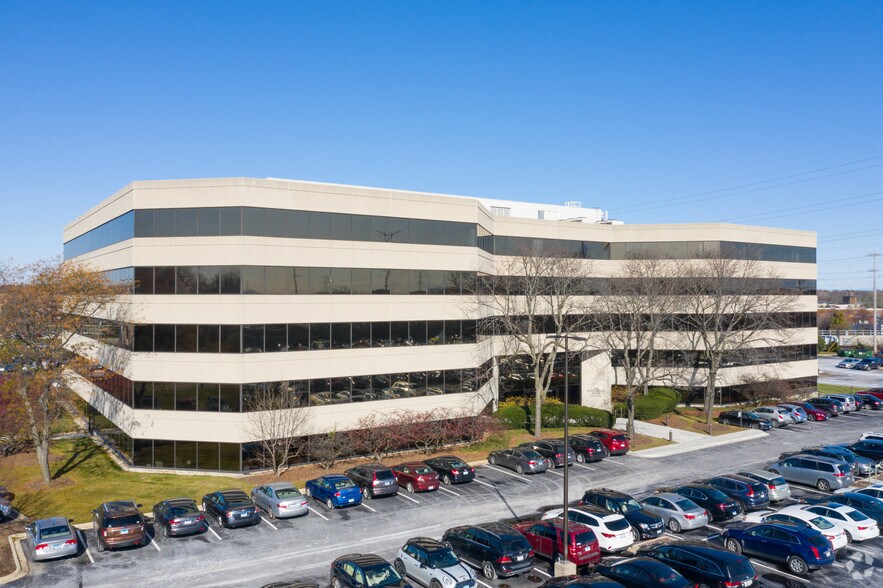 More Photos Of 5 Revere Dr, Northbrook Office For Lease
