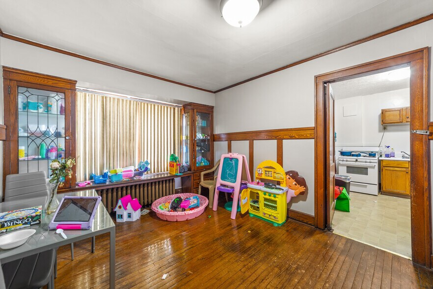 More Photos Of , Cleveland Unknown For Sale