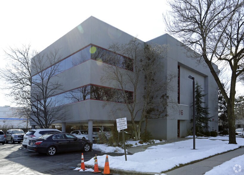 More Photos Of 16 Arcadian Way, Paramus Office For Lease