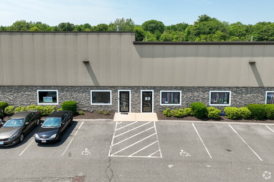 More Photos Of 22 Commerce Blvd, Plainville Flex For Lease