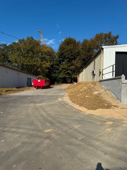More Photos Of 6842 Satchelford Rd, Columbia Warehouse For Lease