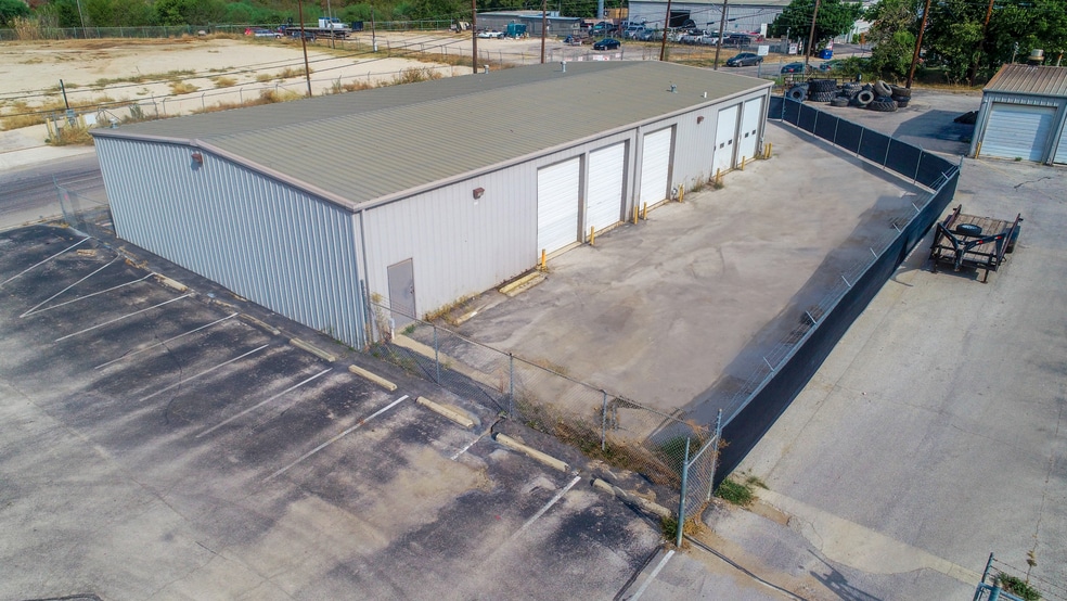 Primary Photo Of 4711 Broom St, San Antonio Warehouse For Lease