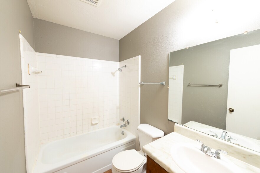 More Photos Of 100 Colvin St, Mount Vernon Apartments For Sale