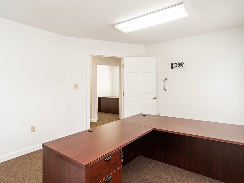 More Photos Of 3051-3057 S Church St, Burlington Office For Sale