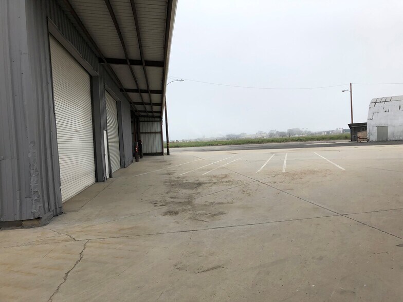 More Photos Of 320 E Hueneme Rd, Oxnard Warehouse For Sale