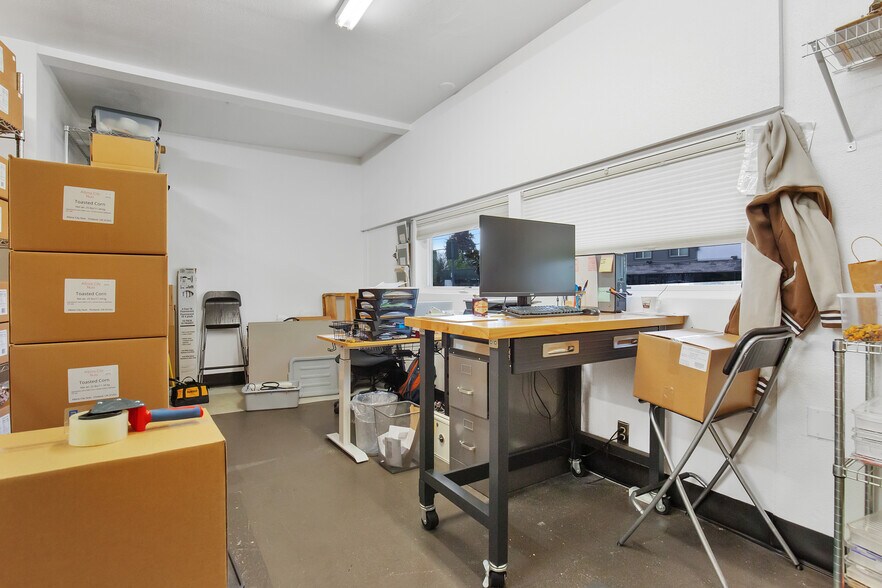 More Photos Of 5003 N Lombard St, Portland Restaurant For Lease