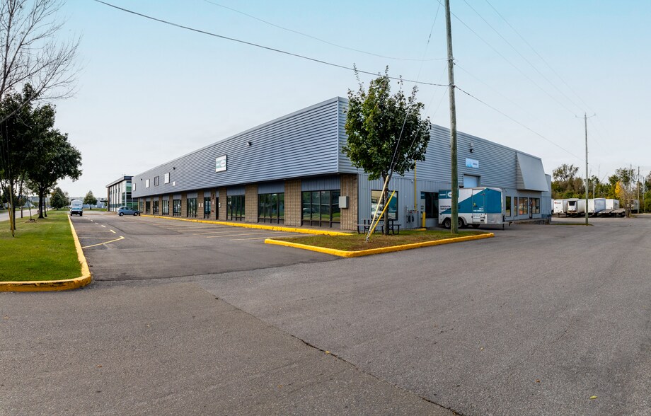 Primary Photo Of 5130 Rue Rideau, Québec Distribution For Lease