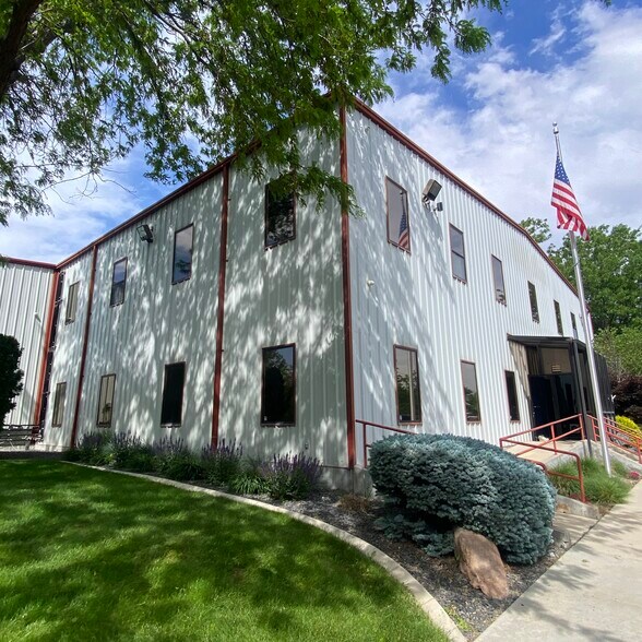 More Photos Of 3303 E Linden St, Caldwell Warehouse For Lease