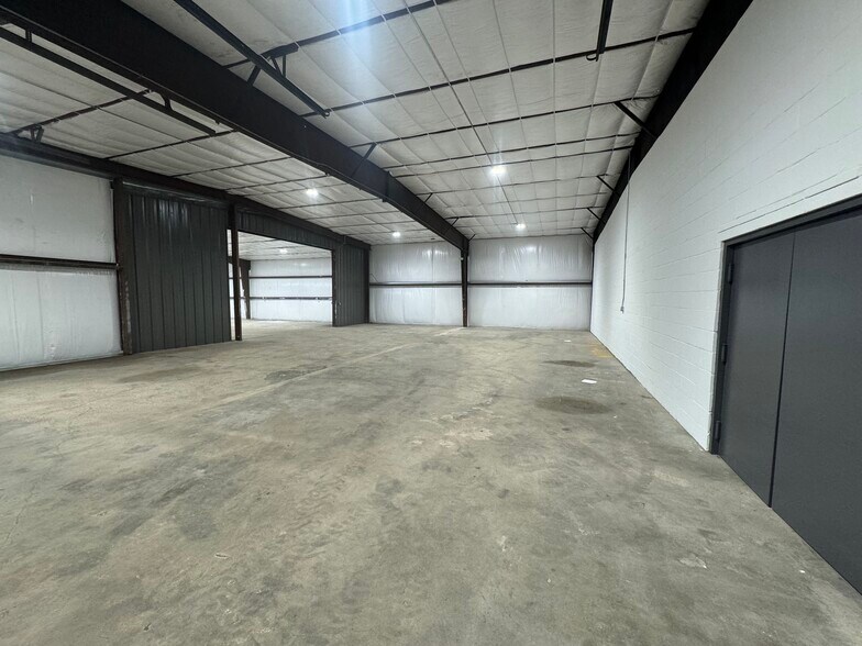 More Photos Of 4315 Gibson Dr, Tipp City Warehouse For Lease
