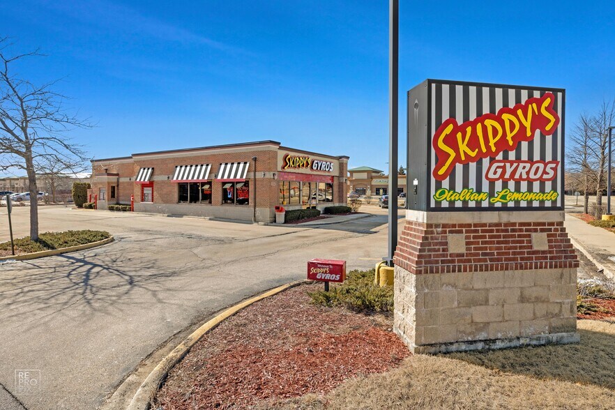 More Photos Of 554 Randall Rd, South Elgin Fast Food For Sale