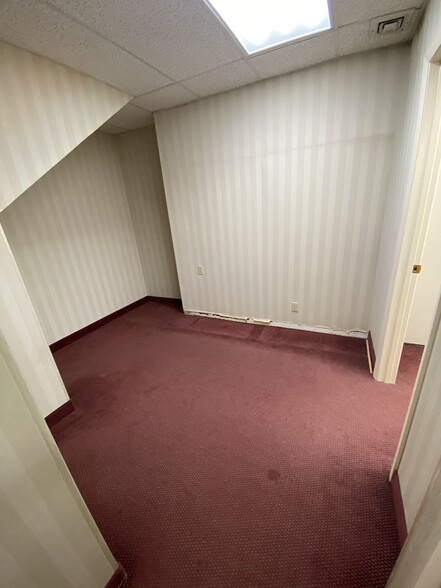 More Photos Of 125 Strawberry Hill Ave, Stamford Medical For Sale