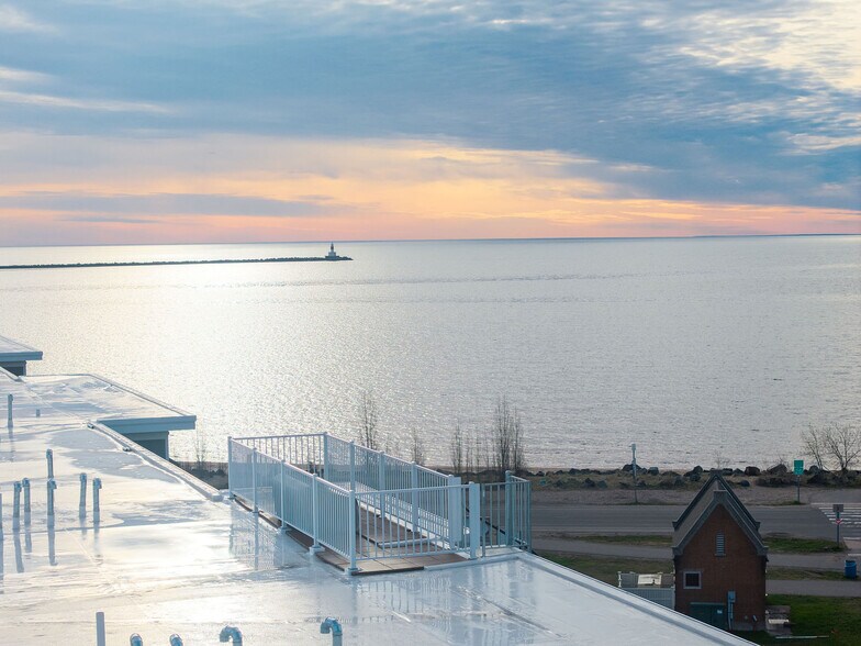 More Photos Of 2401 Lakeshore Blvd, Marquette Apartments For Sale