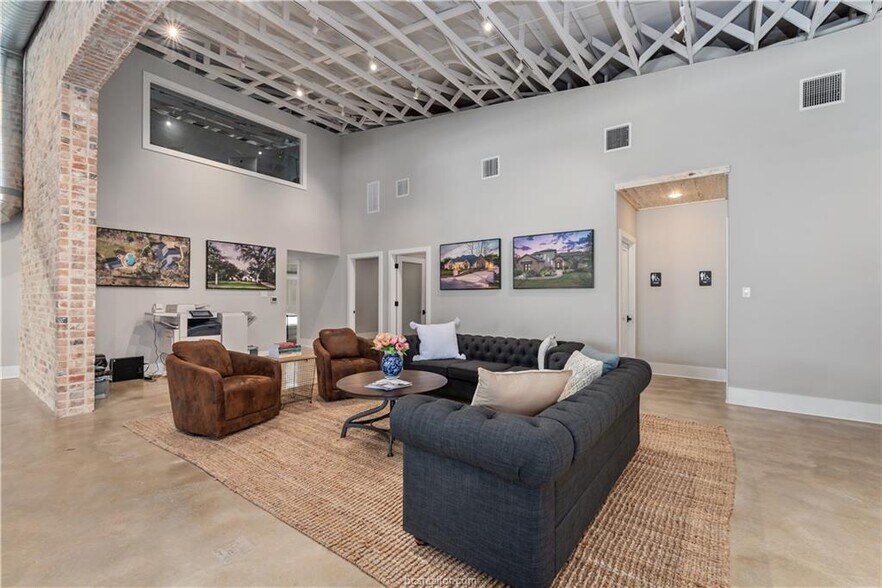 More Photos Of 1645 Greens Prairie Rd W, College Station Office For Sale