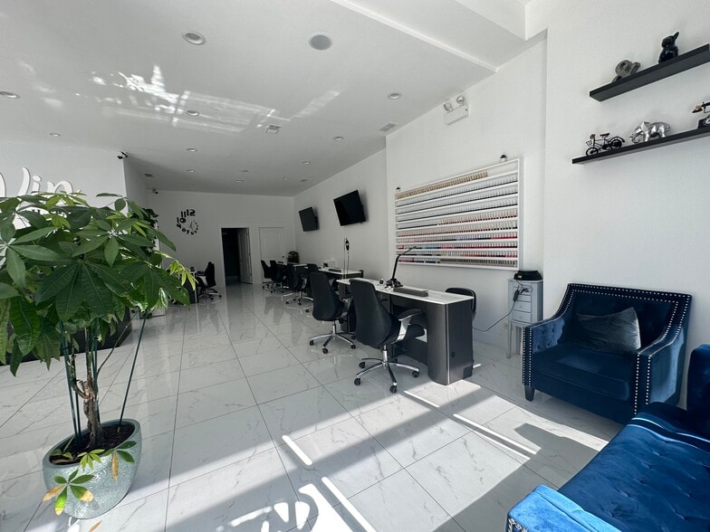 More Photos Of 1342 W Belmont Ave, Chicago Office Residential For Sale