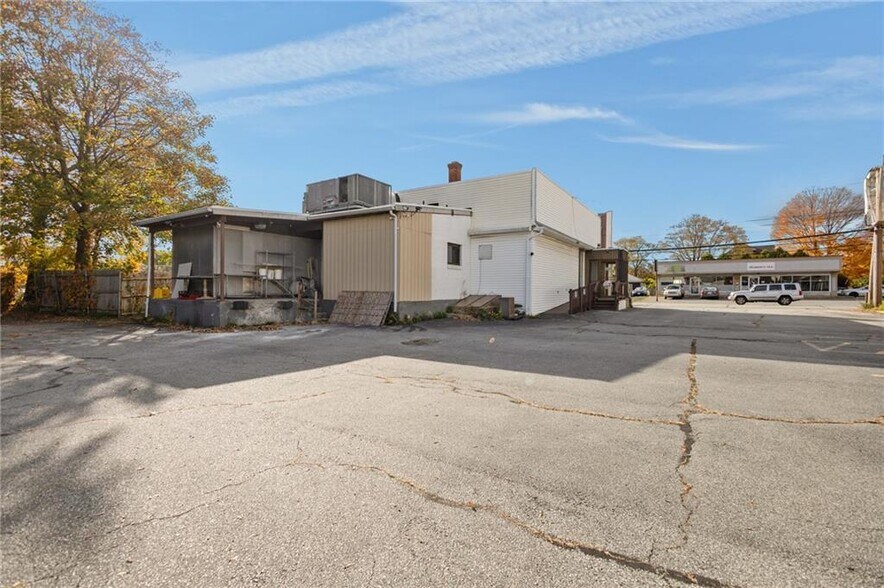 More Photos Of 2792 Pawtucket Ave, East Providence Restaurant For Sale