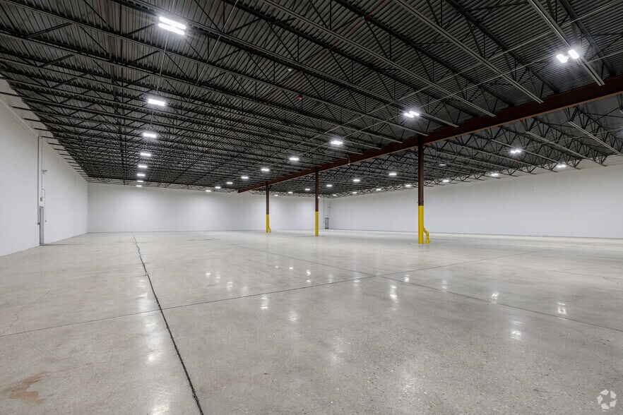 More Photos Of 1657 N Kostner Ave, Chicago Warehouse For Lease