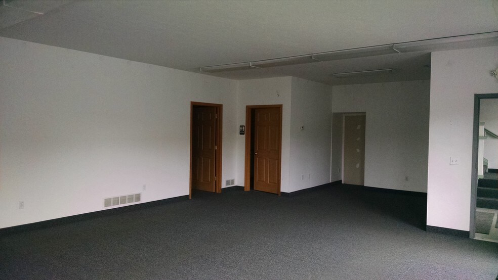 More Photos Of 2751 Old Home Rd, Akron Office For Sale