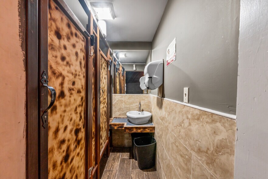 More Photos Of 200 Hall Ave, Perth Amboy Bar For Sale