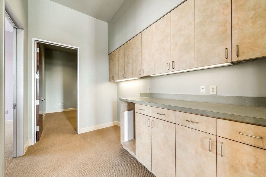 More Photos Of 7700 San Jacinto Pl, Plano Medical For Lease