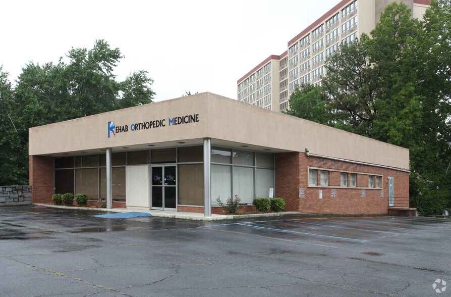 More Photos Of 1452-1456 Church St, Decatur Medical For Sale