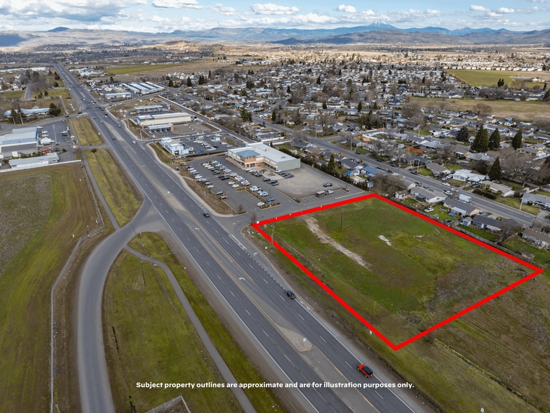 More Photos Of 8074 Highway 62, White City Land For Sale