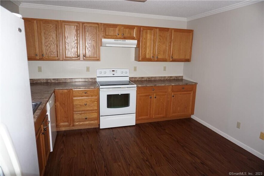 More Photos Of 284 Merrow Rd, Tolland Office For Lease