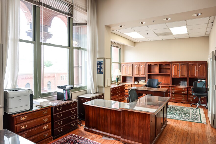 More Photos Of 228 7th St SE, Washington Office For Sale
