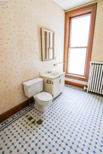More Photos Of 516 W Washington St, Sandusky Office For Sale