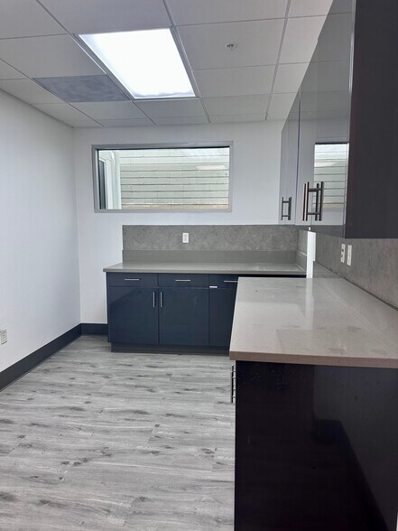 More Photos Of 8158 Beverly Blvd, Los Angeles Medical For Sale