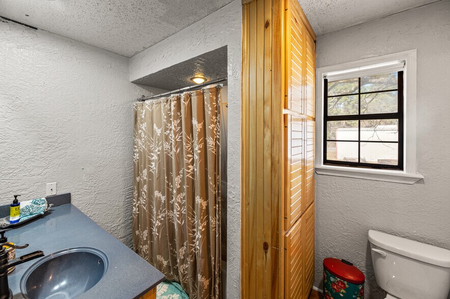 More Photos Of 3825 TX-154 Hwy, Quitman Office Residential For Sale
