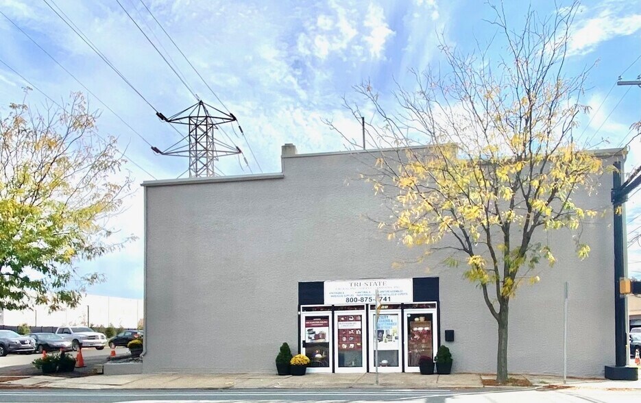 Primary Photo Of 101 E 10th St, Marcus Hook Light Distribution For Sale