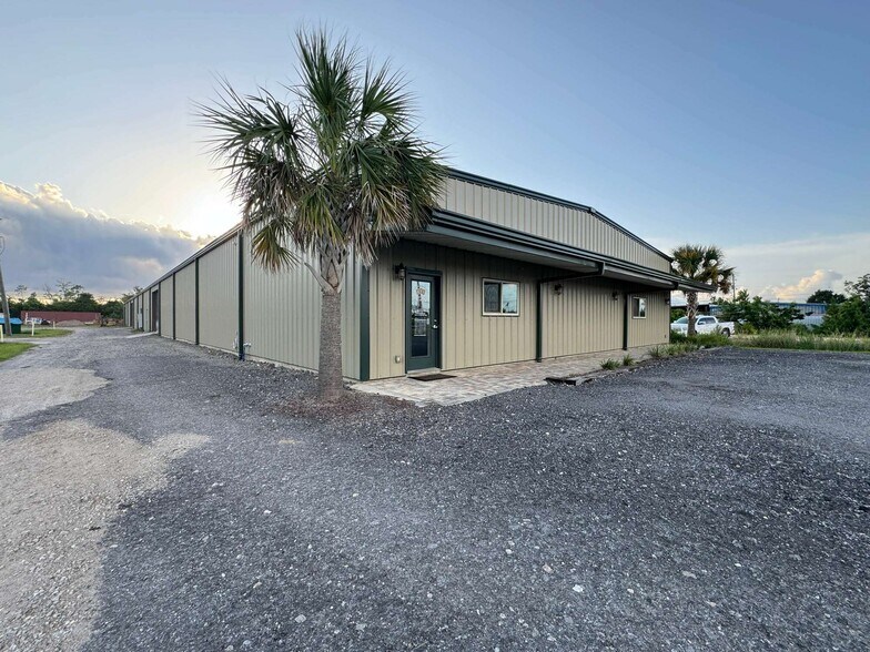 More Photos Of 2325 Transmitter Rd, Panama City Warehouse For Sale